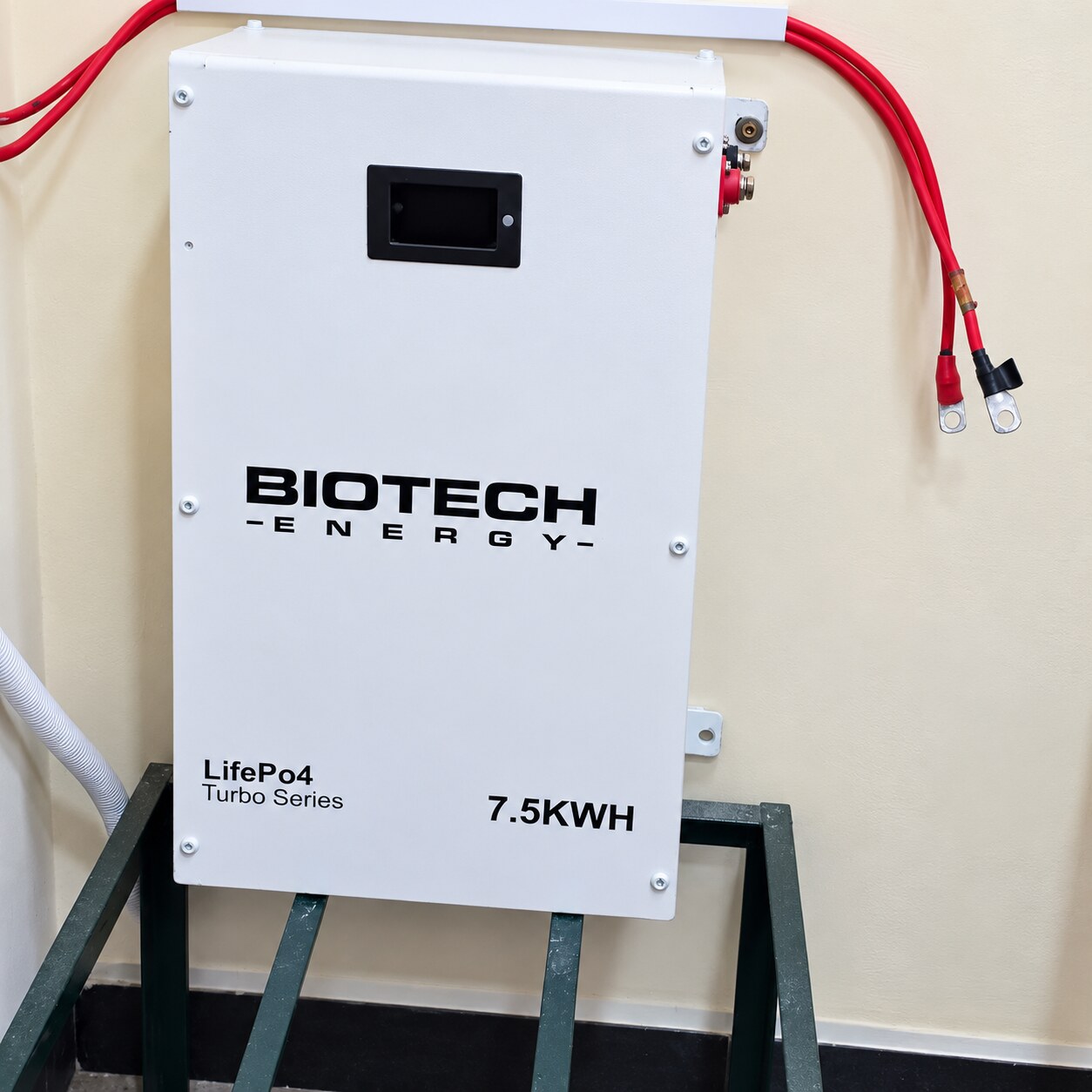 BIOTECH 7.5 kWh wall-mounted lithium battery