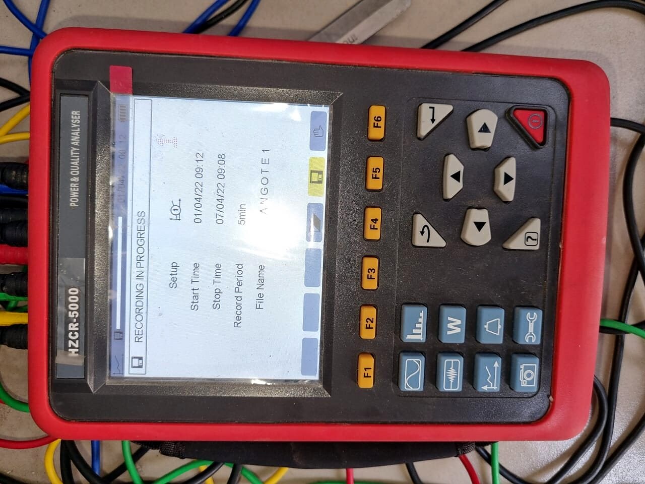 Power quality analyser recording on site